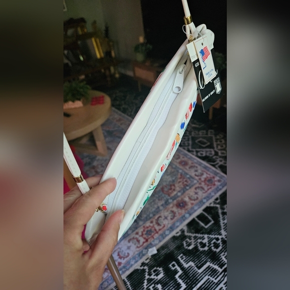 Made In USA White Leather Crossbody Bag With Multicolor Tulip Design. NWT - Picture 10 of 10